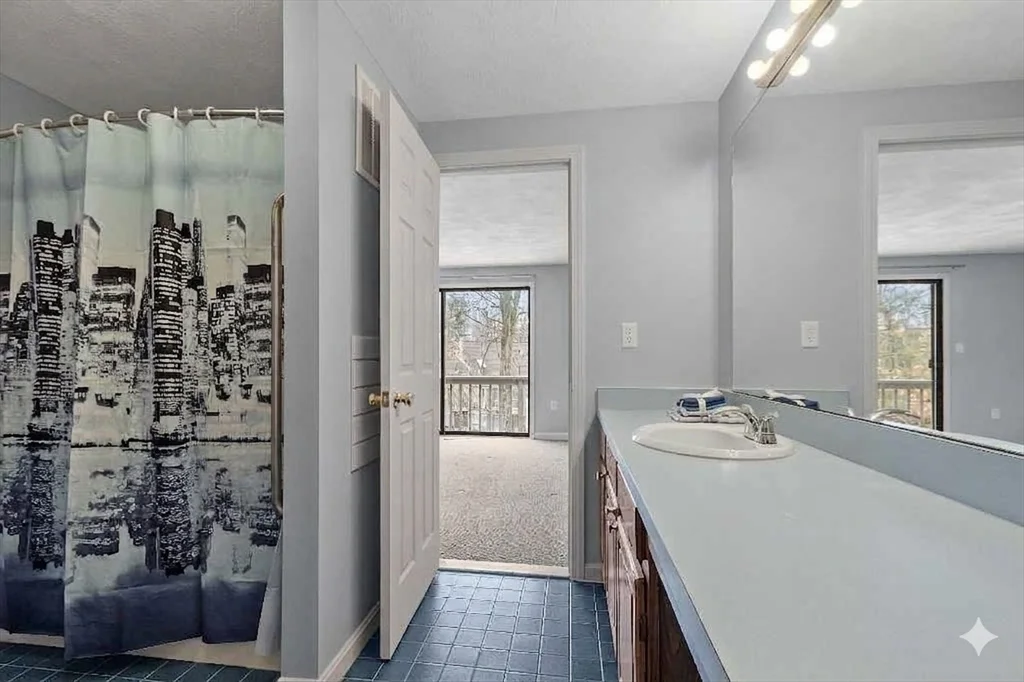 8 Deer Path, Maynard