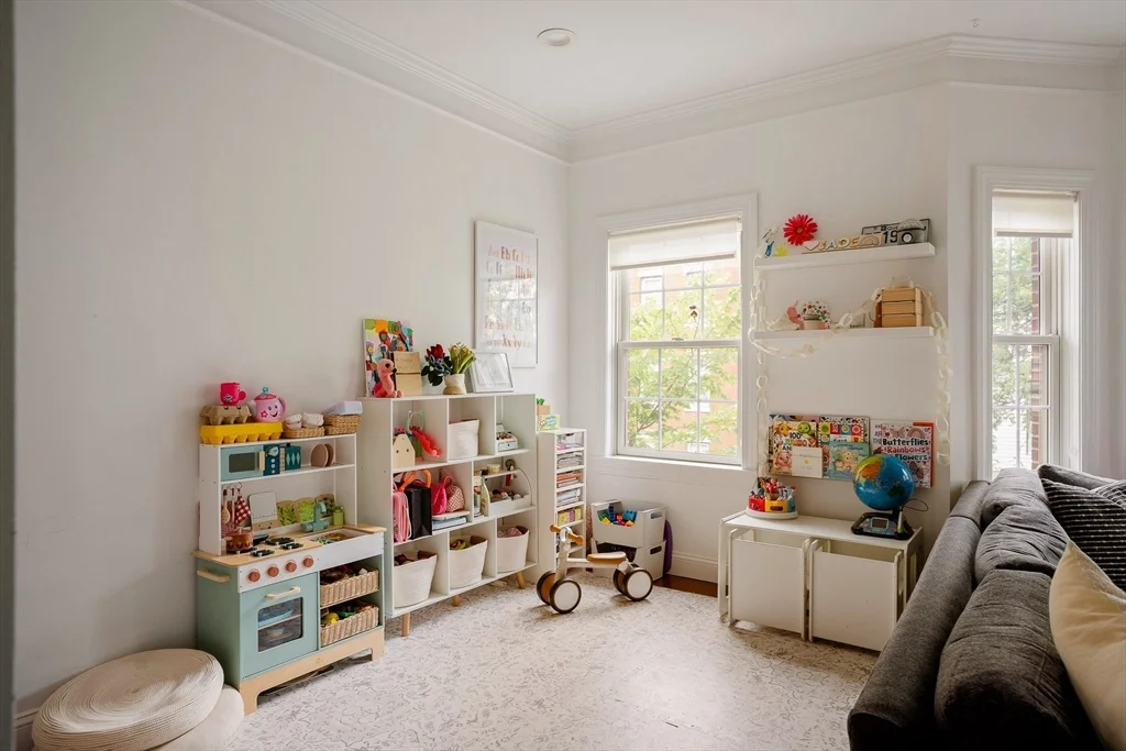 39 Cottage St, East Boston