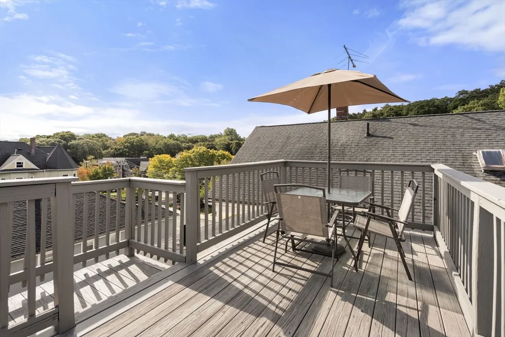 118 Franklin St, Brookline Village