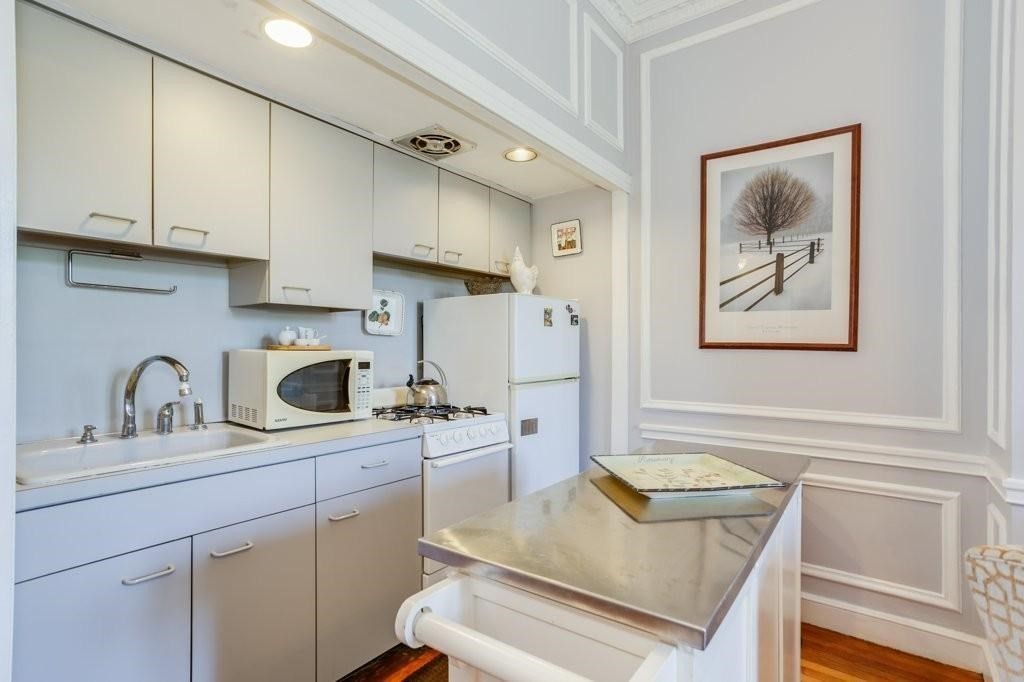 164 Beacon St, Back Bay