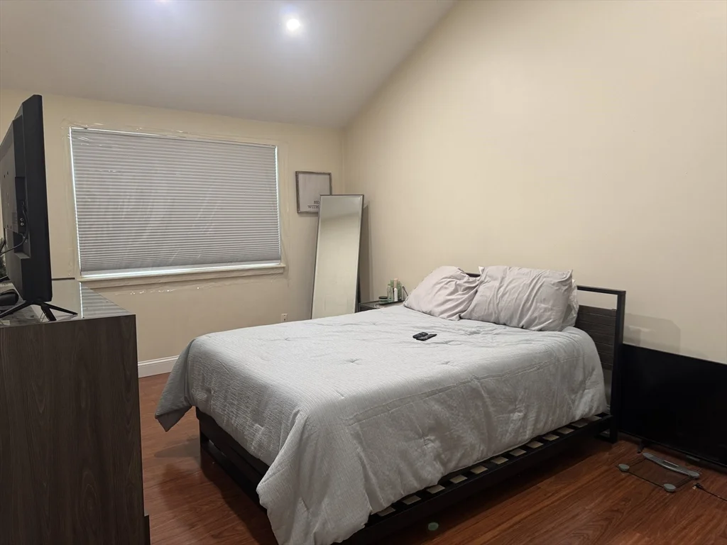 909 Pleasant St, Weymouth