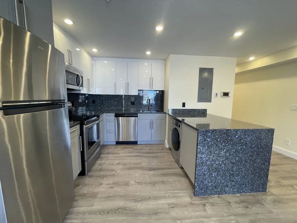 1028 Commonwealth Ave, Fenway