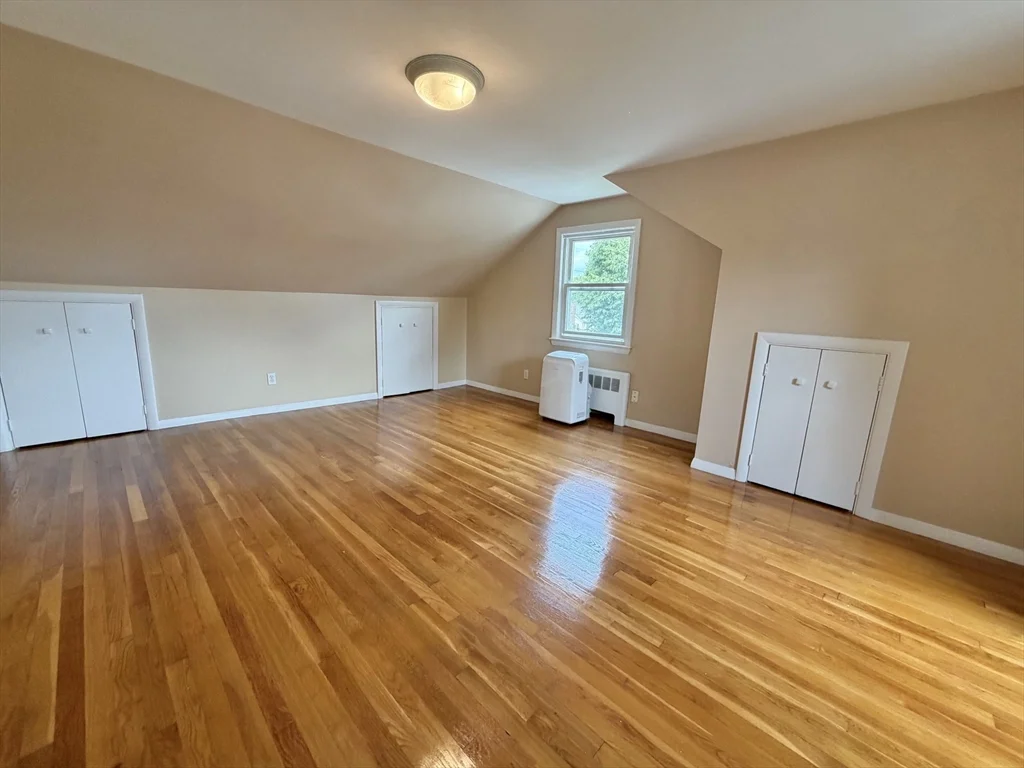 17 Hatfield Rd, West Newton