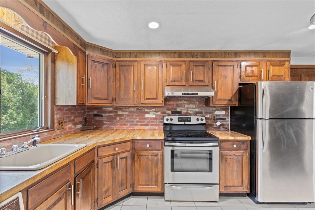 3 Jericho Rd, Woburn