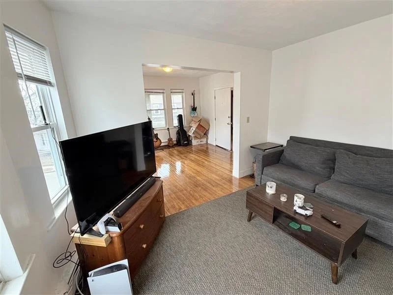 27 Conwell Ave, West Somerville