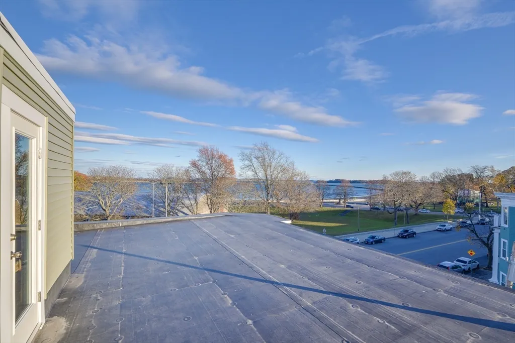 41 Farragut Rd, South Boston