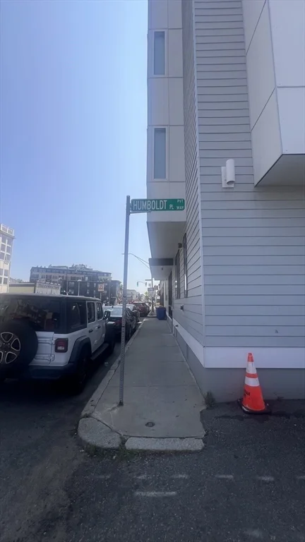 14 Humboldt Pl, South Boston