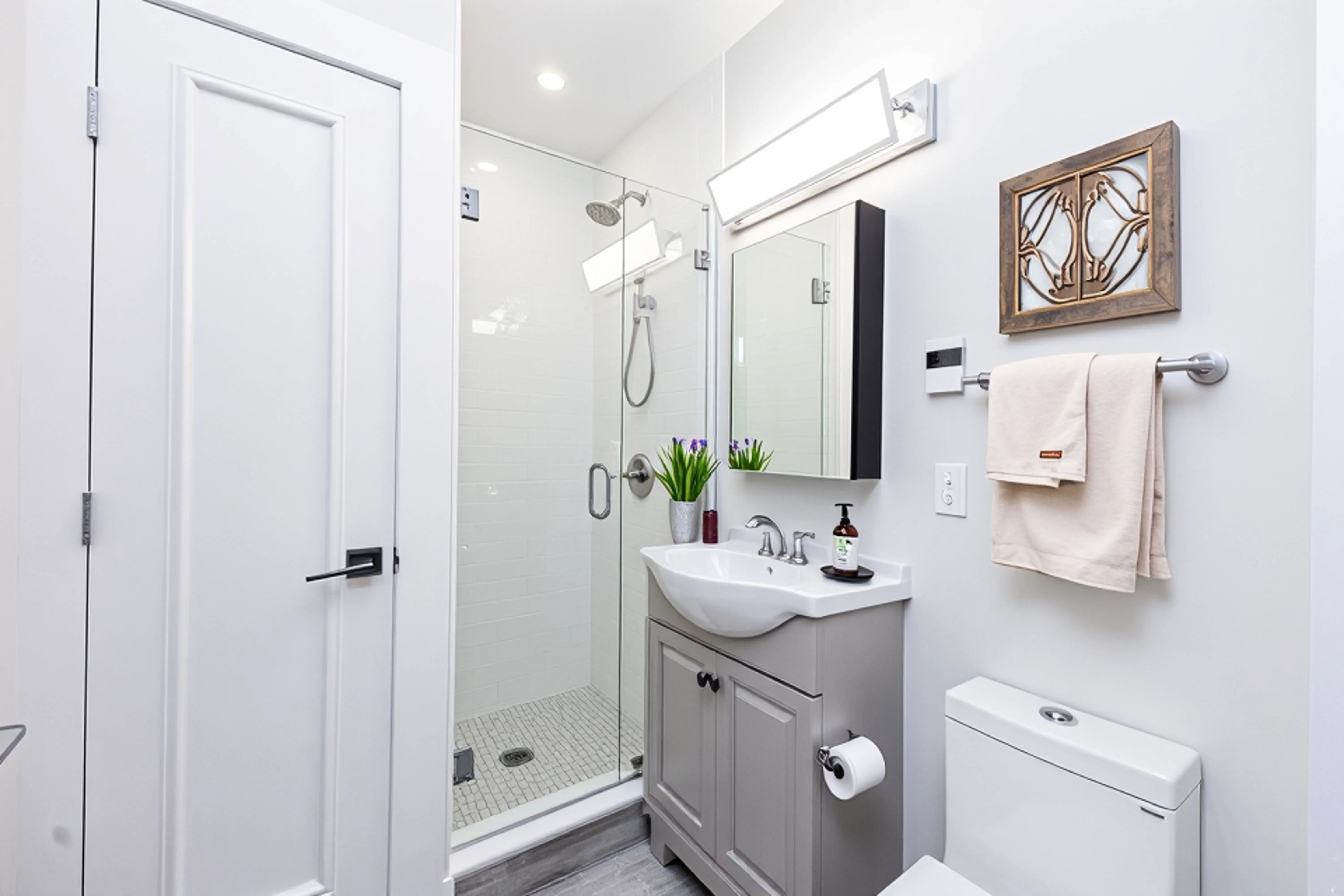 85 Regent St, Roxbury