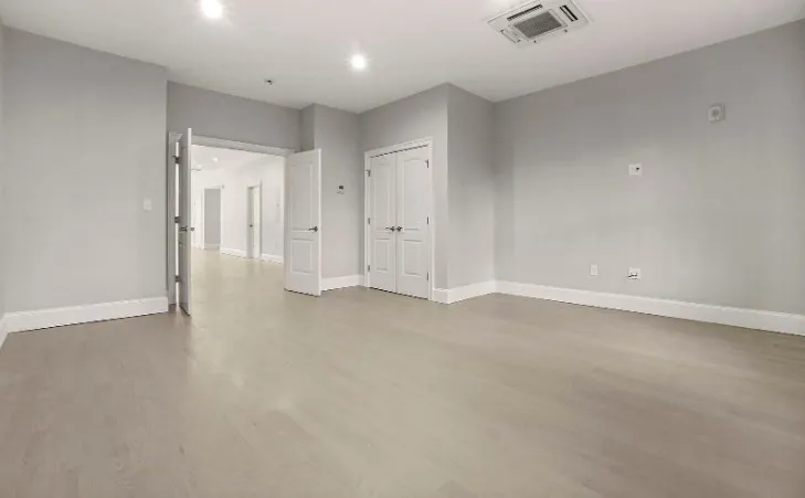 554 Massachusetts Ave, South End