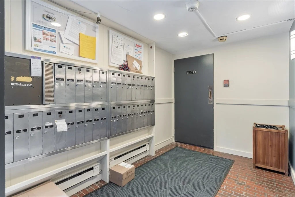 1643 Cambridge St, Harvard Square