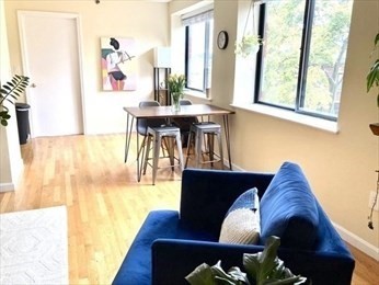 1933 Commonwealth Ave, Brighton