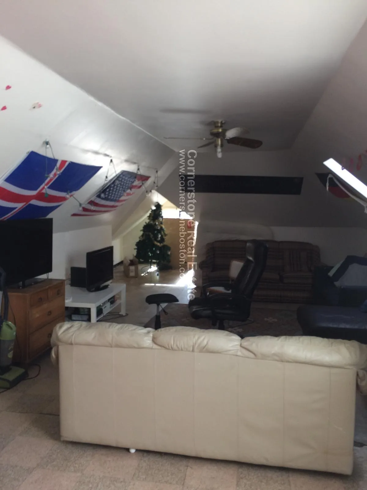 55 Hillside St, Mission Hill