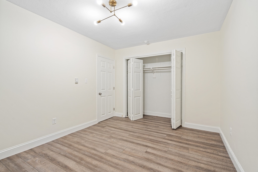 5 Walker Rd, North Andover