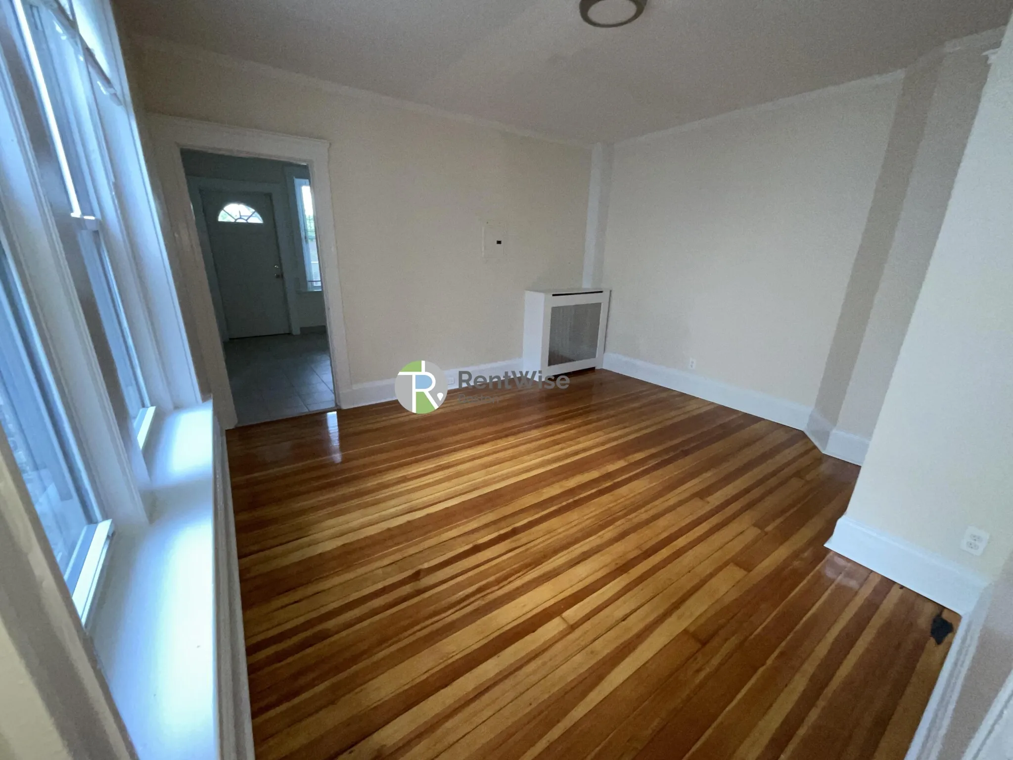 6 Barrows St, Allston