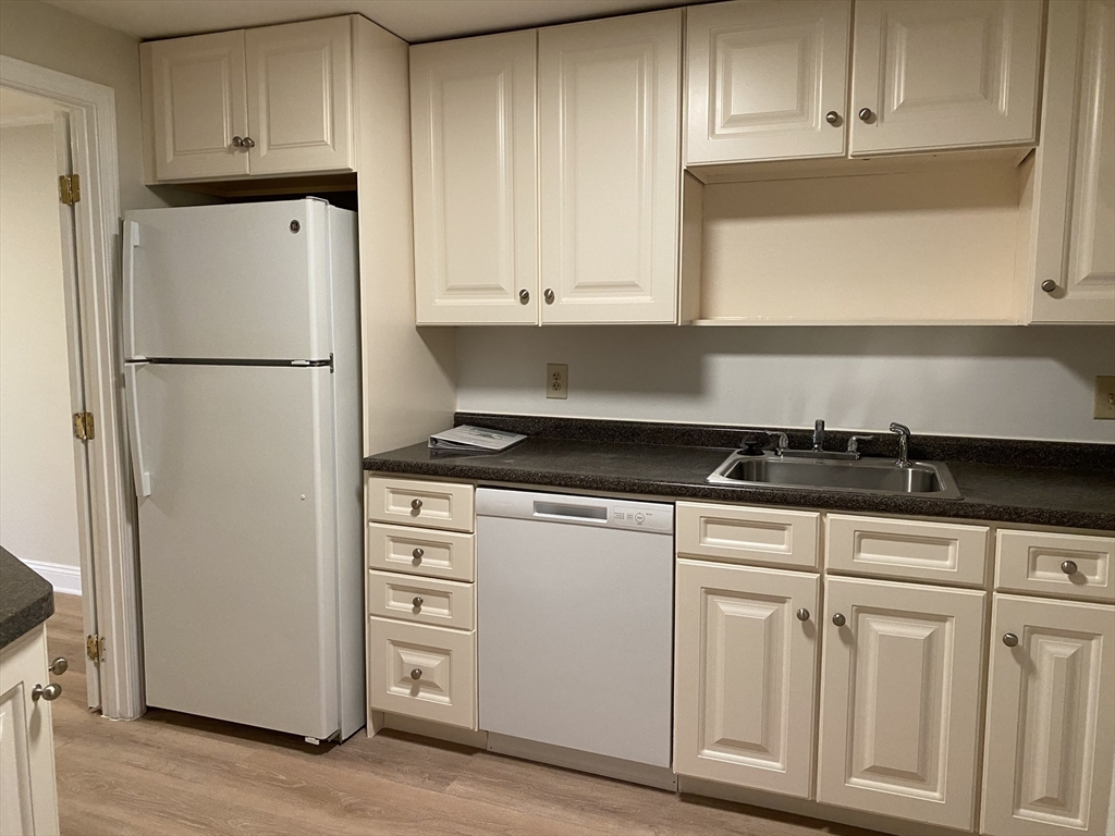 221 Oak St, Montello