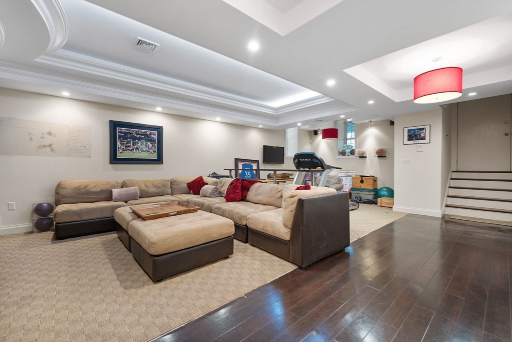 204 Homer St, Newton Center