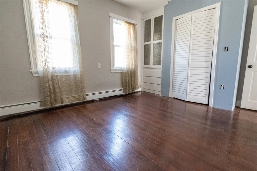 28 Harding Ter, Dedham