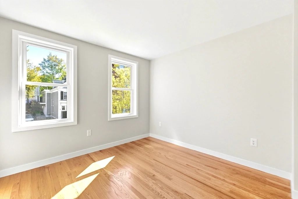 442 Main St, Charlestown
