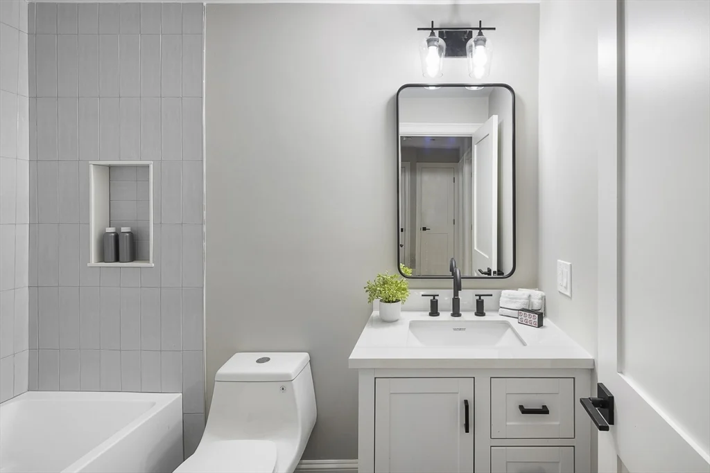 31 Boardman St, East Boston