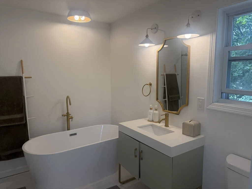 22 Linwood St, Holbrook