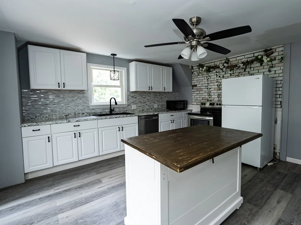 159 Hamilton St, Southbridge