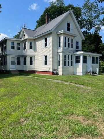 82 Pleasant St, Ayer