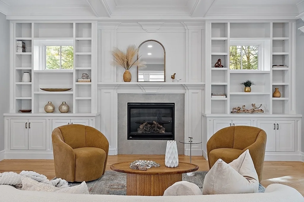 18 Sprague Rd, Wellesley Hills