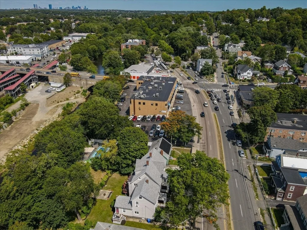 715 Truman Pkwa, Hyde Park