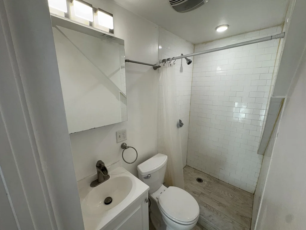 50 Lowell St, Spring Hill