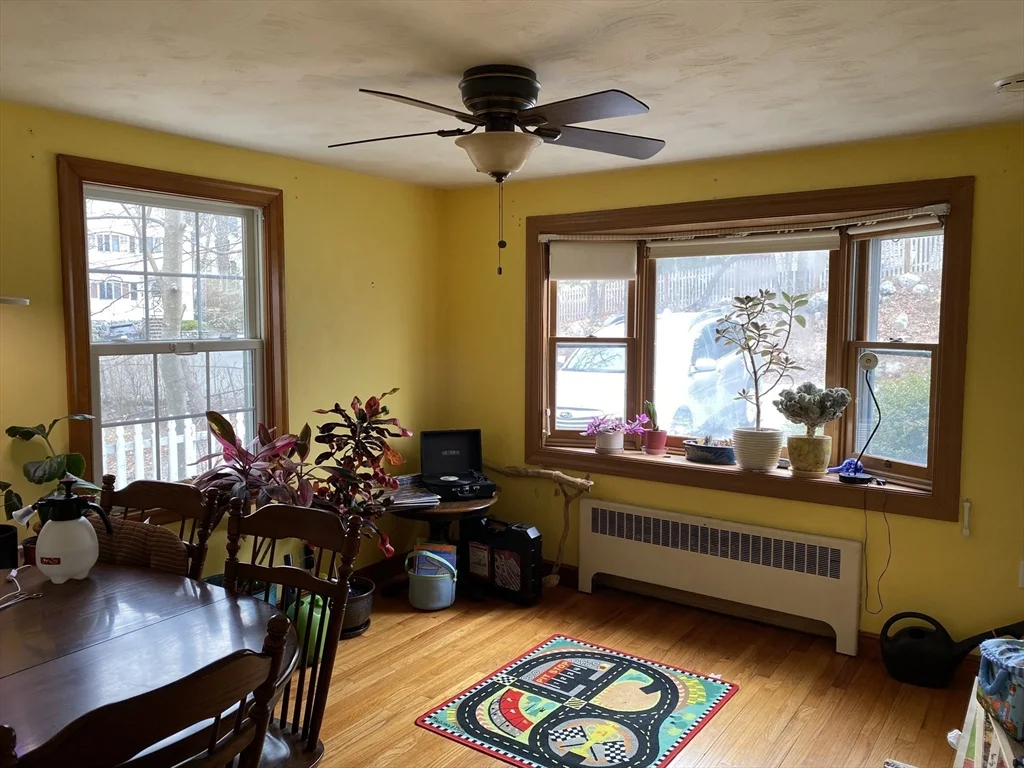 11 Woodbury St, Arlington