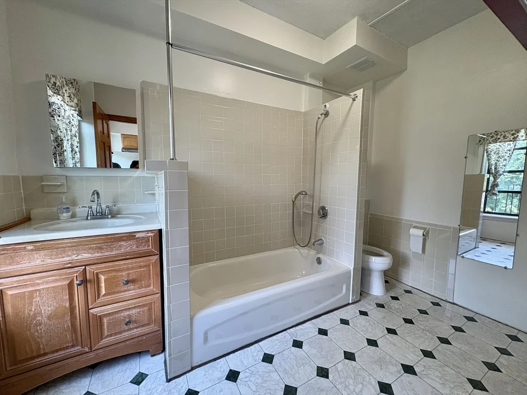 49 Dwight St, South End