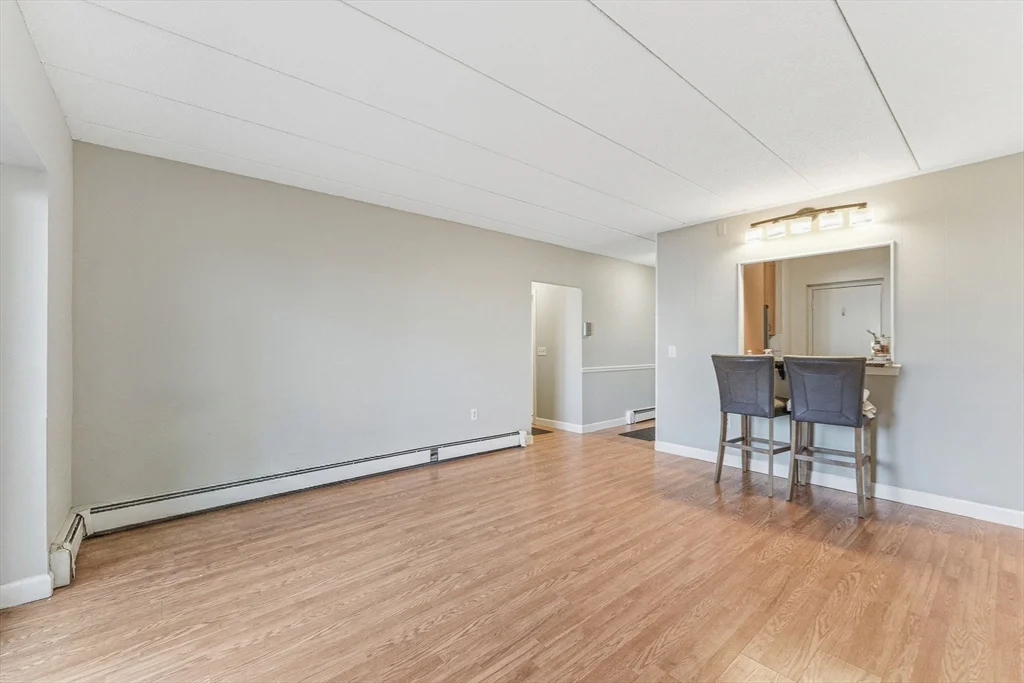 1011 Main St, Woburn