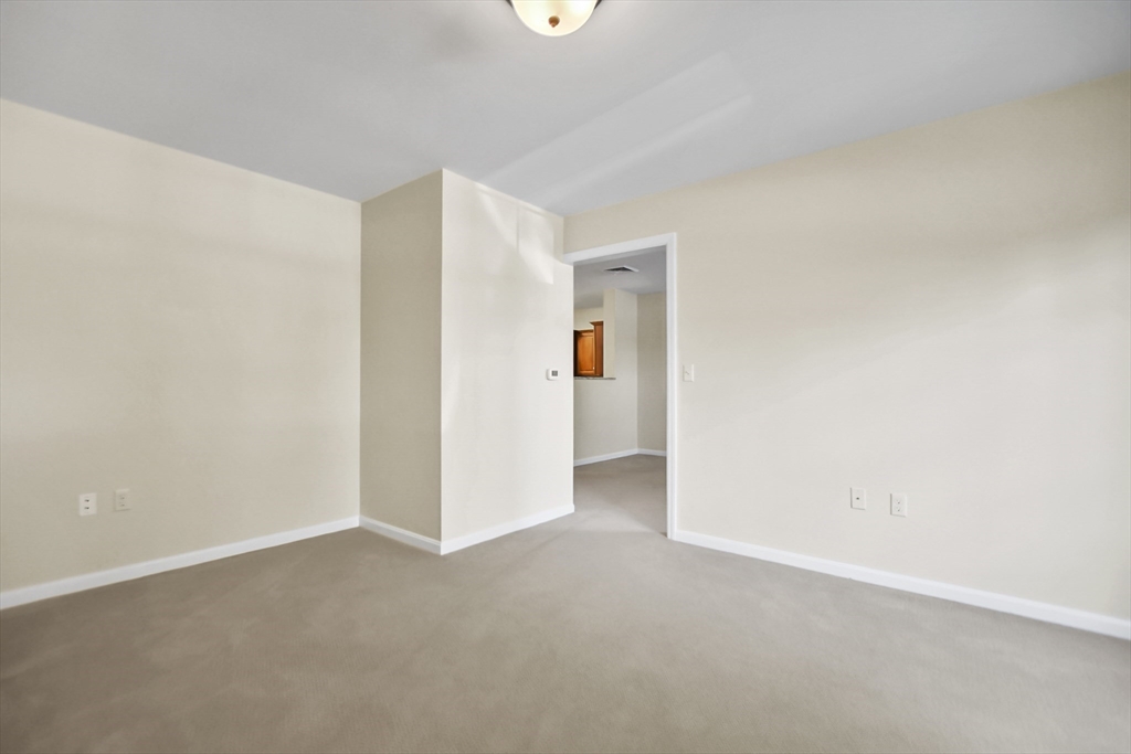 1275 Turnpike St, North Andover