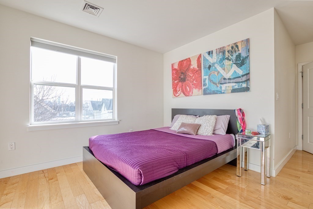 65 Beacon St, Somerville