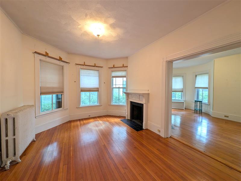 6 Hurlbut St, Neighborhood Nine