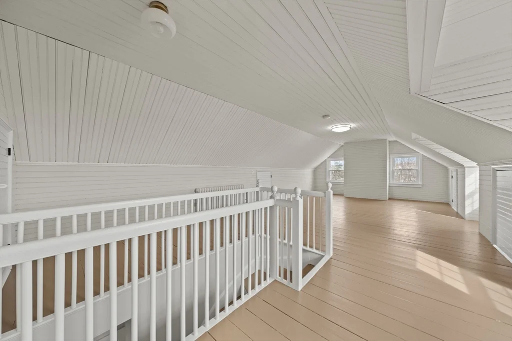 60 Powder House Rd, Lawrence Estates