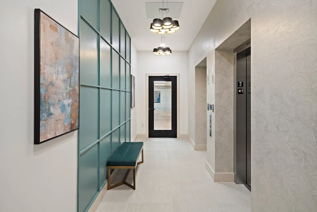 1025 Massachusetts Ave, Arlington Heights