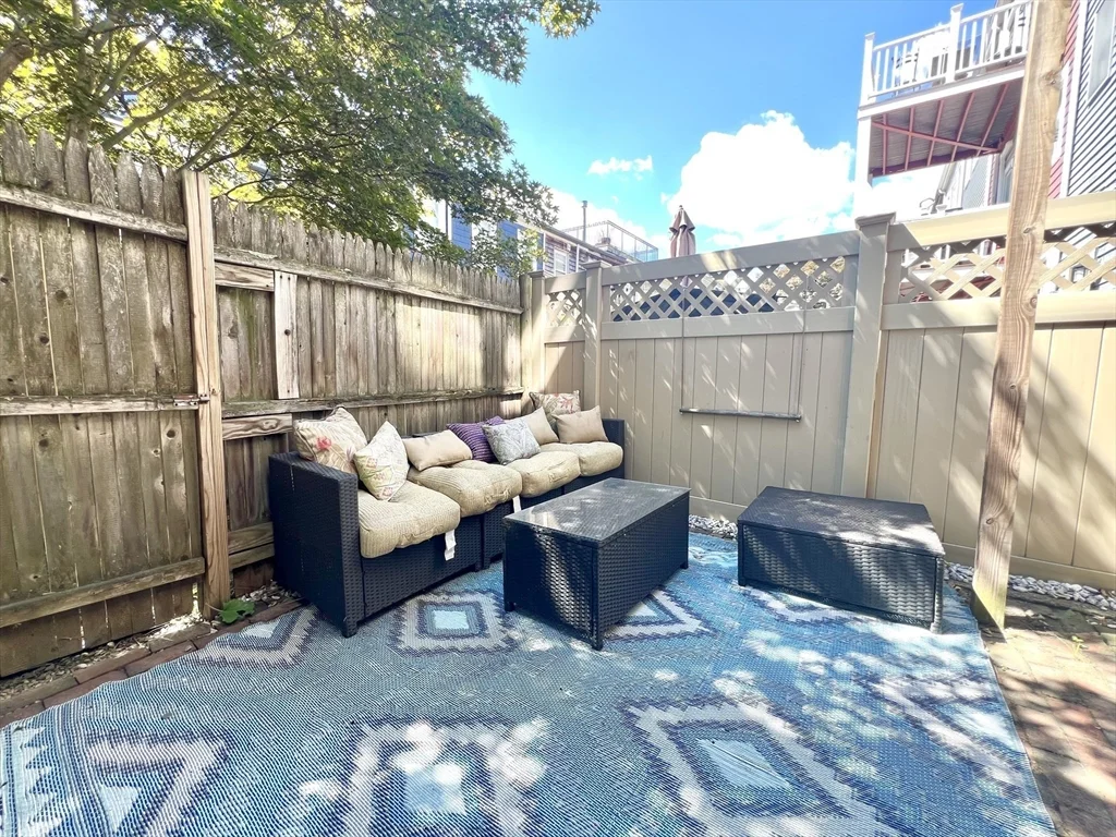 8 Wall St, Charlestown