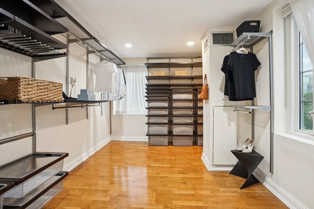 20 Chapel St, Longwood