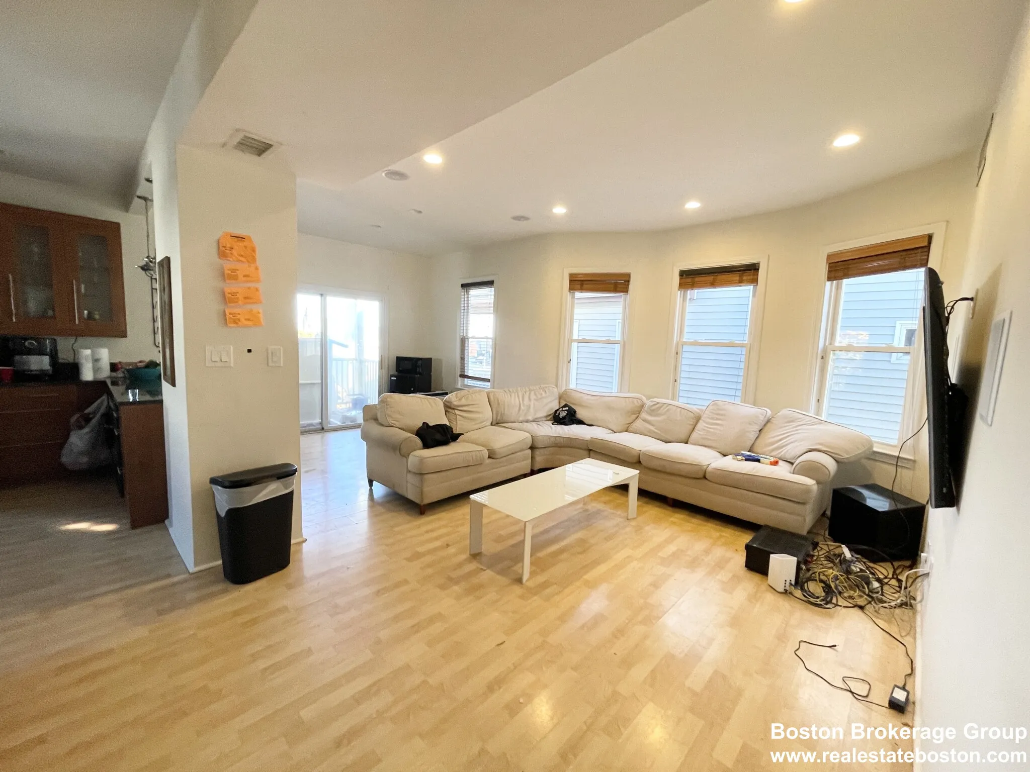 7 Iroquois St, Mission Hill