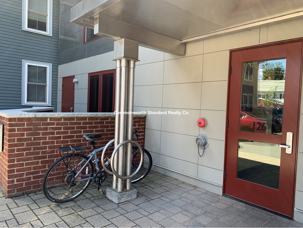 126 Charles St, East Cambridge