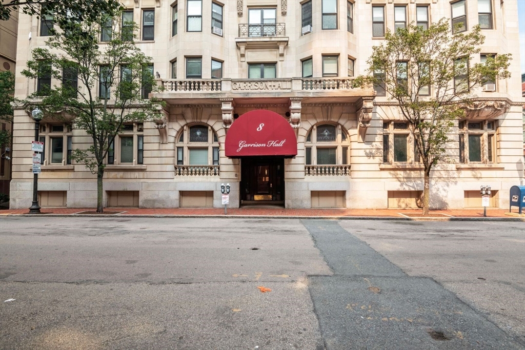 8 Garrison St, Back Bay