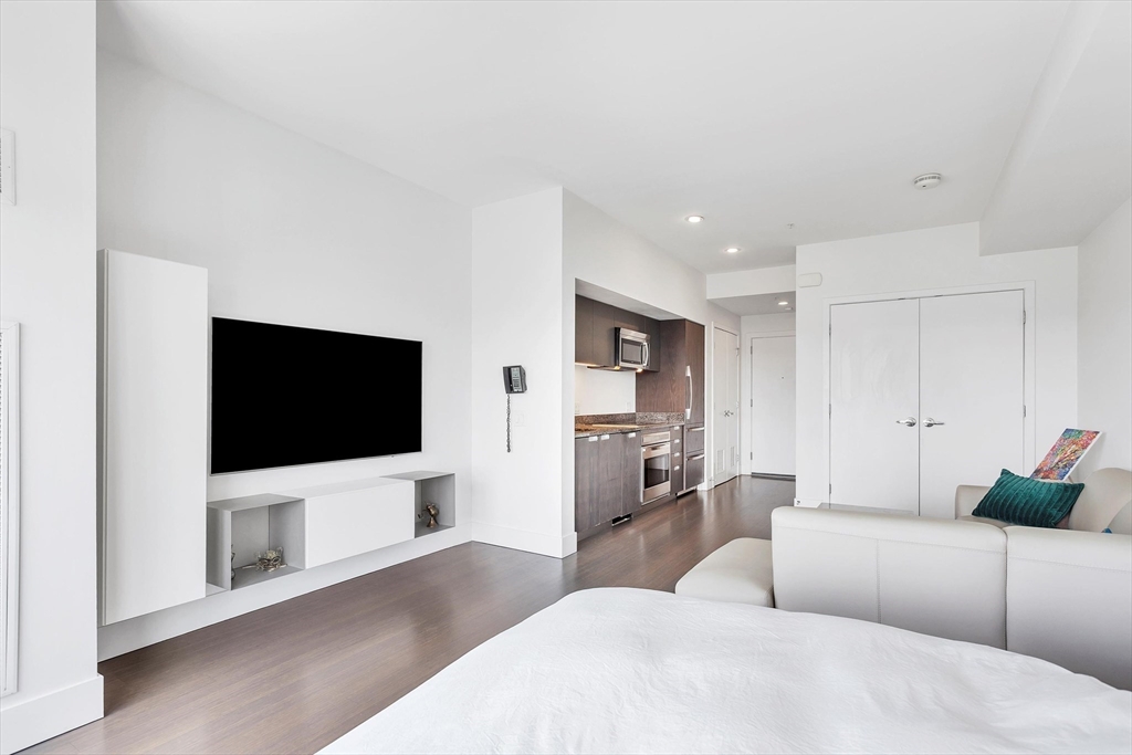 110 Stuart St, Downtown