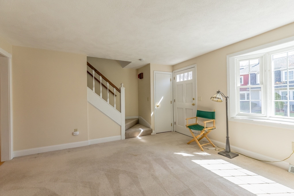 55 Prescott Dr, Chelmsford