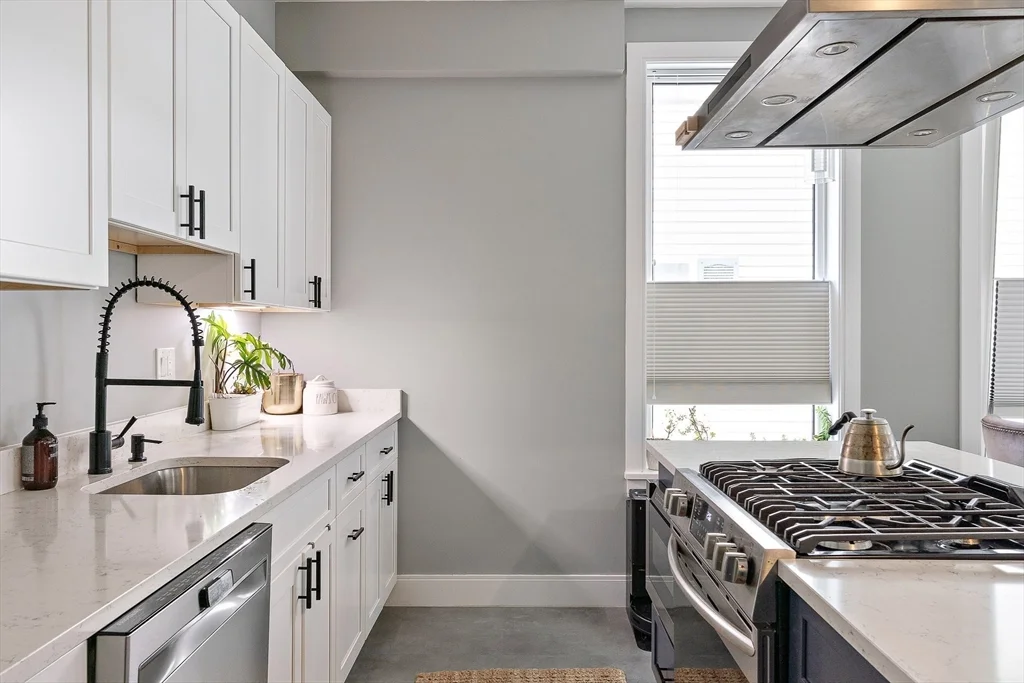 47 Morris St, East Boston