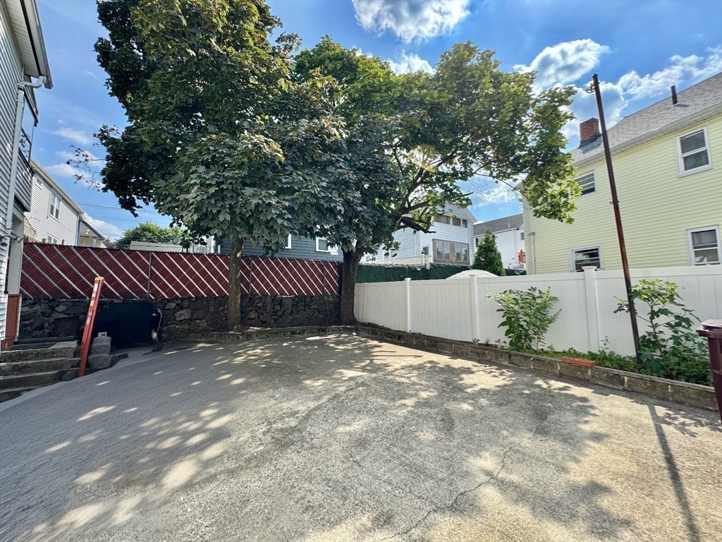 47 Estes St, Everett