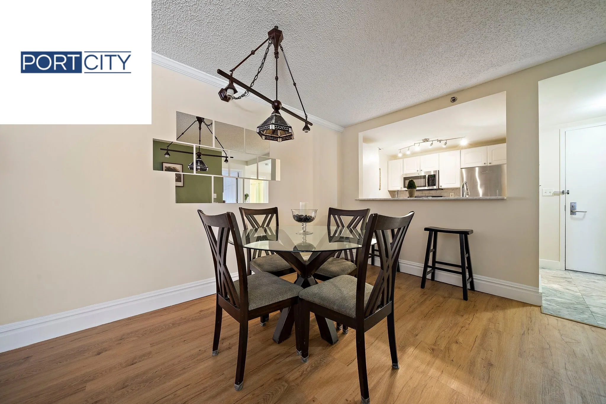 15 Beacon St, Downtown