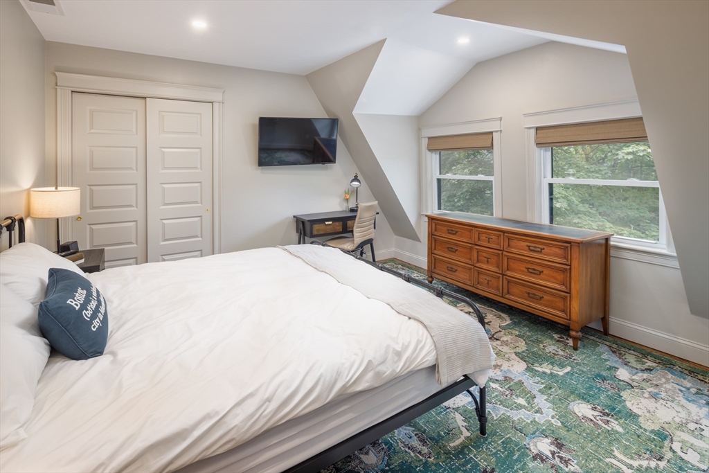 44 Winslow Rd, Brookline