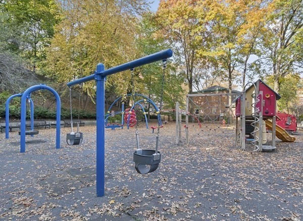 24 Juniper St, Brookline Village