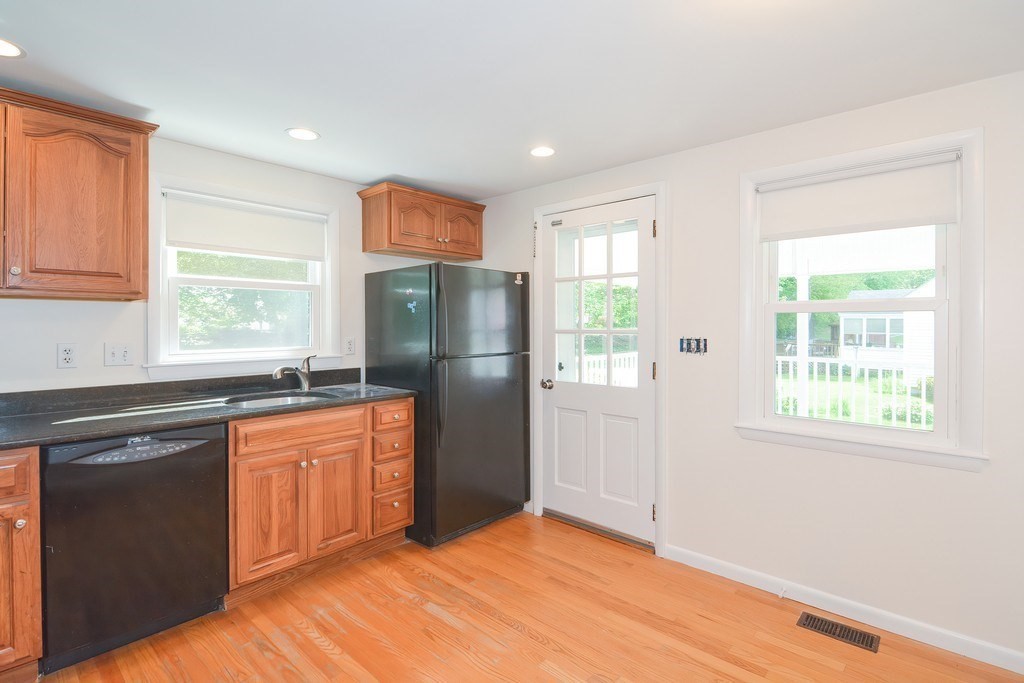 33 Robin Rd, Westborough